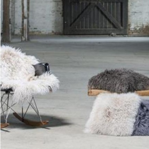 Langhaar Schaffell Kissen und für Stühle der Textilwerke TWB AG