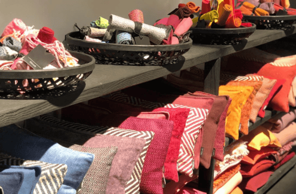 Accessoires, Plaids & Zierkissen der Textilwerke AG TWB